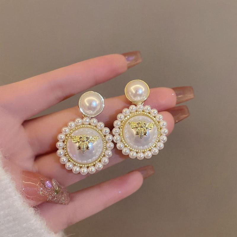 French Style Pearl Bowknot Earrings For Women Sweet Exquisite Irregular Bow Stud Earrings For Women Ear Buckle Party Holiday Jewelry Gifts
