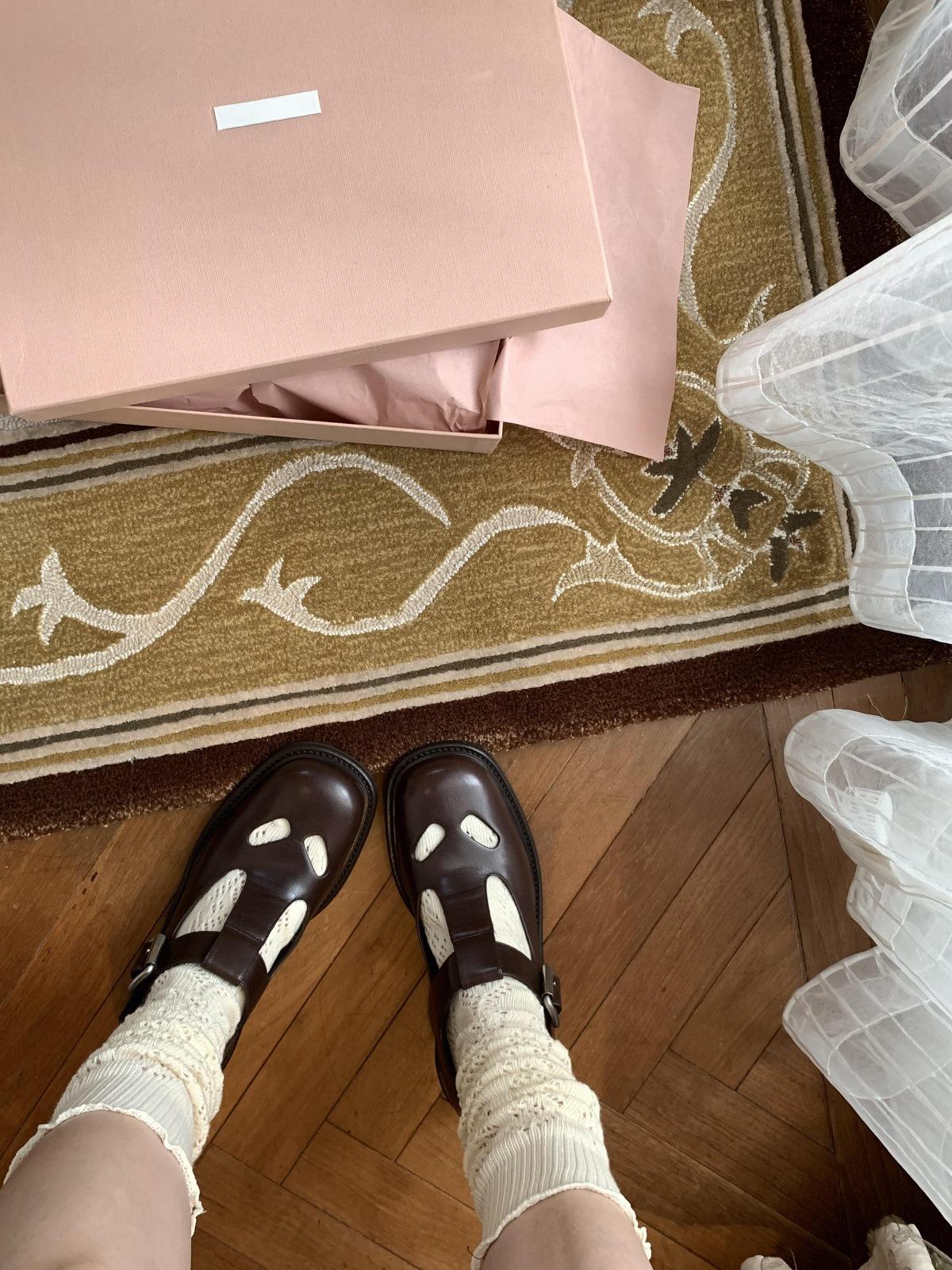 

Версия из овчины~ Полые кожаные туфли на толстой подошве, маленькие кожаные туфли для женщин, осенние, для ленивых, лоферы на одну ногу, на толстом каблуке, одинарные туфли Мэри Джейн 40