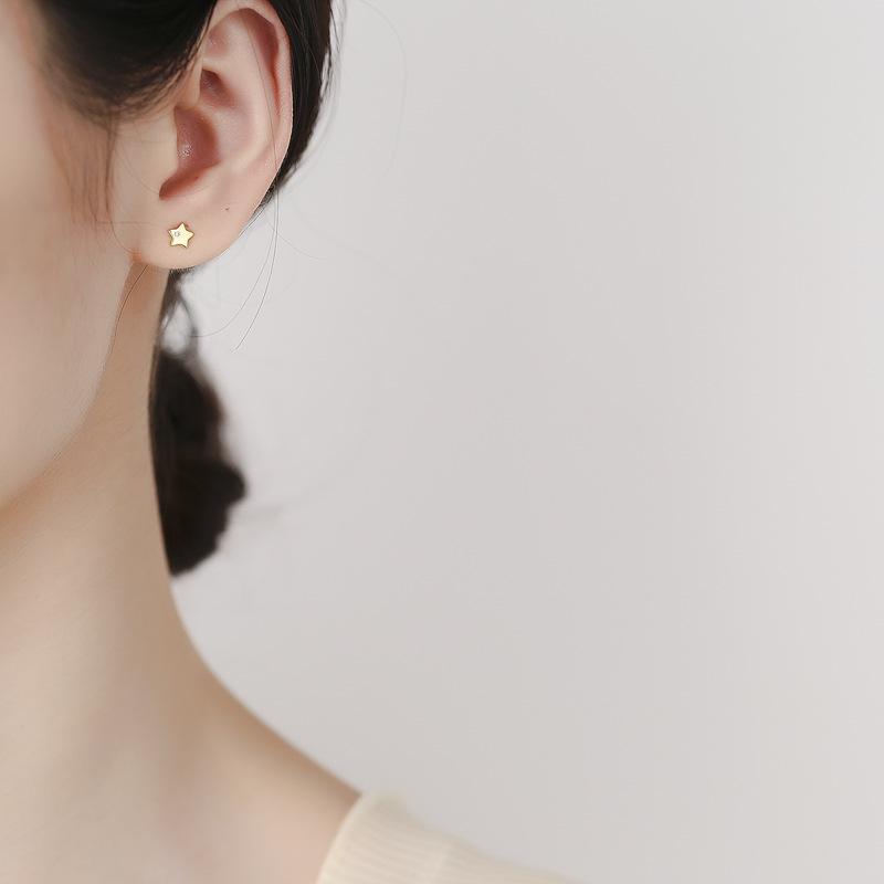 925 Sterling Silver Five-Pointed Star Stud Earrings: Women's Classic and Elegant Fashion Jewelry