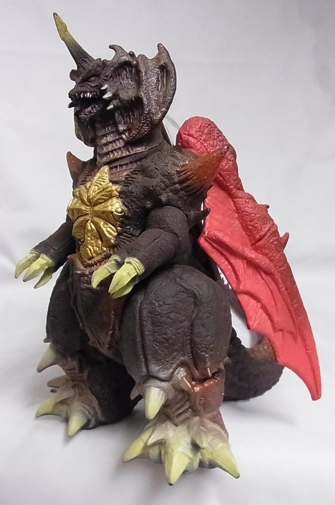 Godzilla Destoroyah Perfect Life Form Destoroyah Soft Vinyl Vs. (Perfect Form)