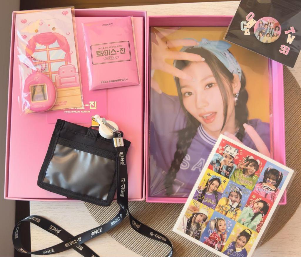 [USED] Extremely Rare: TWICE OFFICIAL FANCLUB ONCE 4th Generation Membership Kit