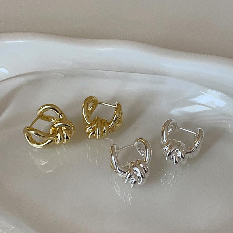 European & American Smooth Knotted Ear Cuffs - Unique Metal Earrings for Women