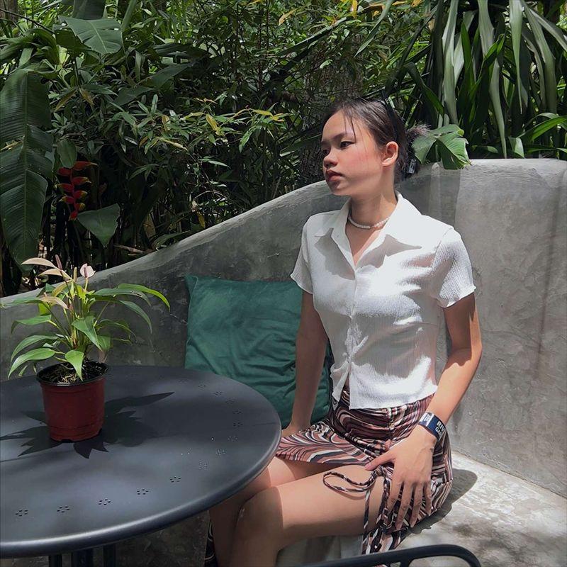 

[Благодарность 2025] Трехмерная текстура @ Экспорт США Рубашка с короткими лацканами и короткими рукавами для женщин Сексуальные топы Лето Экспорт White XS