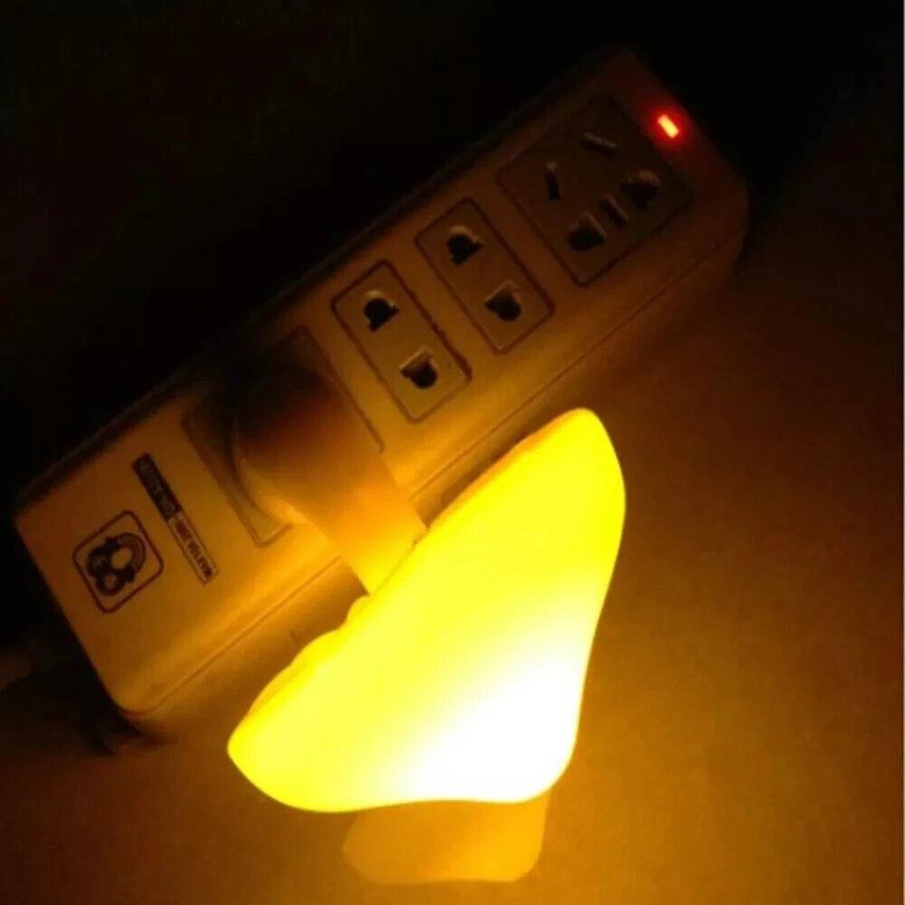 Luci notturne a LED a forma di fungo, sensore automatico, lampade da parete per cameretta dei bambini, lampada da comodino, spina USA/UE, decorazione per camera da letto, regalo di Natale