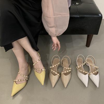 Rivet Bag Head Sandals Women's Thick Heel 2025 Spring and Summer New Willow Nails Roman Fashion Patent Leather Pointed Flat Shoes