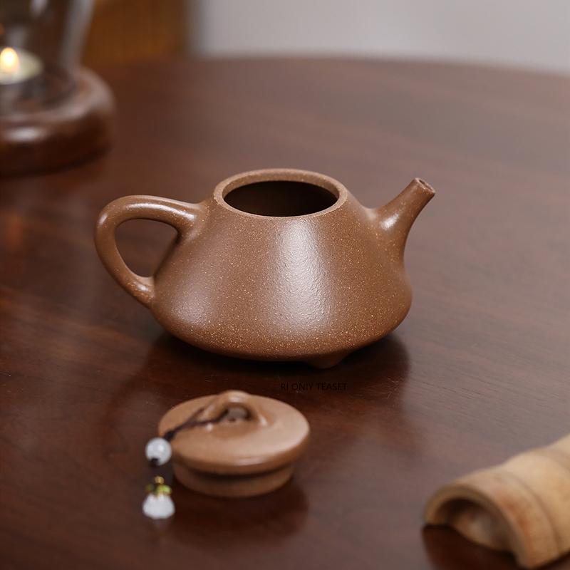 Teiere in Argilla Viola Cinese Yixing da 220ml Tradizionali Fatte a Mano Cucchiaio in Pietra Teiera Bollitore di Bellezza Materia Prima Argilla Viola Set da Tè