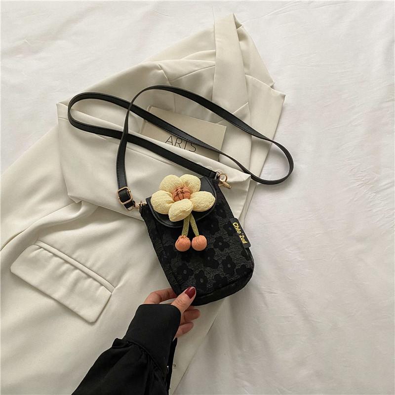 Flower Small Bag Women's 2025 Spring and Summer New Popular Fashion Shoulder Mobile Phone Bag Trendy Simple Woven Messenger Bag