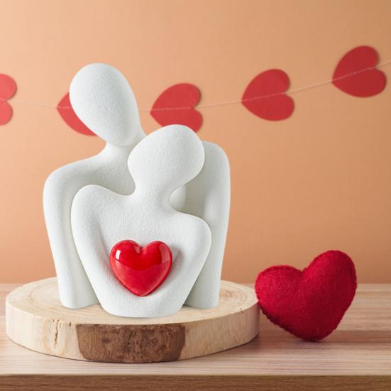 Ceramic Couple Hug Love Statue Mini Hugging Couple Sculpture Romantic Lover Figurine Home TV Stand Shelf Decor for Wedding Anniversary Valentine Gift
