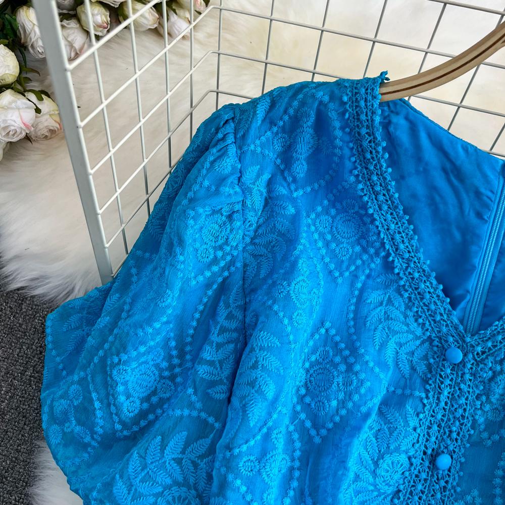 Neue Sommer Frauen V-ausschnitt Puff Kurzarm Dünne Lange Kleid Hohe Qualität Spitze Patchwork Big Hem Vintage Stickerei Kleid