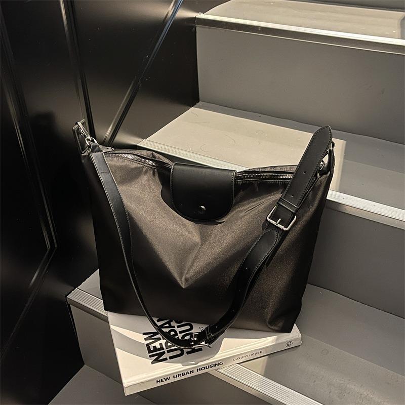 New One-shoulder Handbag, Dumpling Bag, Unisex Underarm Tote Bag, Women's Bag.