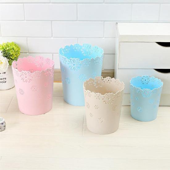 Blommig Soptunna Ihåliga Blommönster Soptunna Snygg Papperskorg för Hemmet Kontoret Vardagsrummet Badrummet Golv Toalettbord Skrivbord
