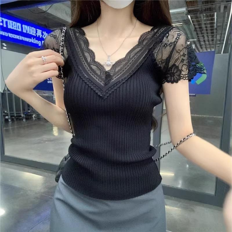 Summer Slim and Thin Temperament Versatile Short-sleeved T-shirt Women's Fashion Lace V-neck Lace Splicing Pure Desire Style Top Tide