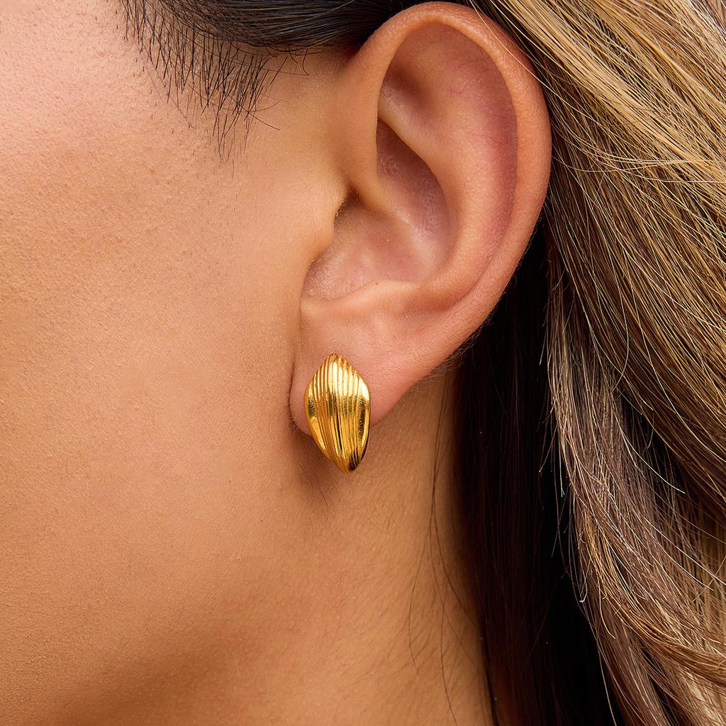 Classic 18K Gold Ribbed Line Textured C Ring Earrings Ear Jewelry