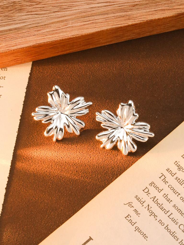 Exaggerated Personality Leaf Flower Earrings Versatile Temperament Earrings Fashion Premium Earrings