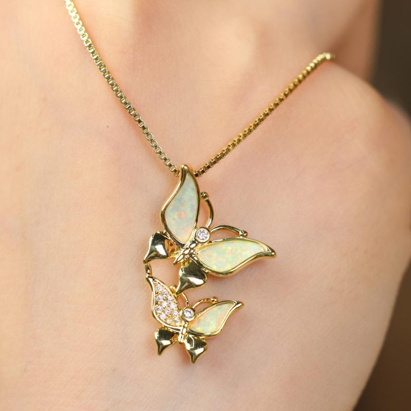 

Two butterfly pendant necklaces, simple and personalized niche necklaces.