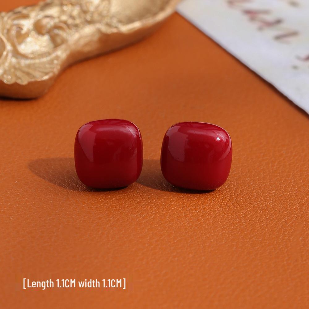 Elegant Geometric Pearl Cube Earrings - Simple, Fashionable, and Versatile