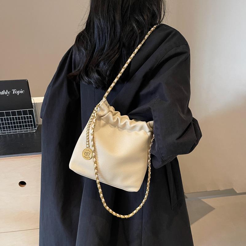 Autumn new fashion trend high-end garbage bag chain bag single shoulder oblique span bag