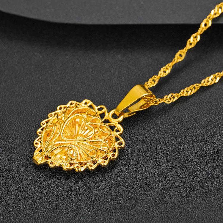 Versatile Gilded Brass Openwork Heart Clavicle Necklace for Women