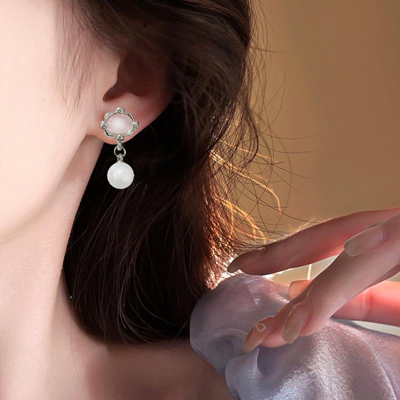 High-End S925 Sterling Silver Square Stud Earrings with Pearls: Versatile Fresh Design for Women