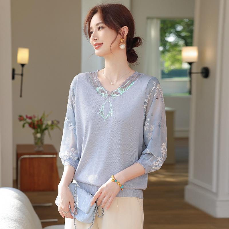 Mom's Spring V-neck Knit Top with Gauze Sleeves, Stylish Thin Layer for Middle-aged and Elderly Women.