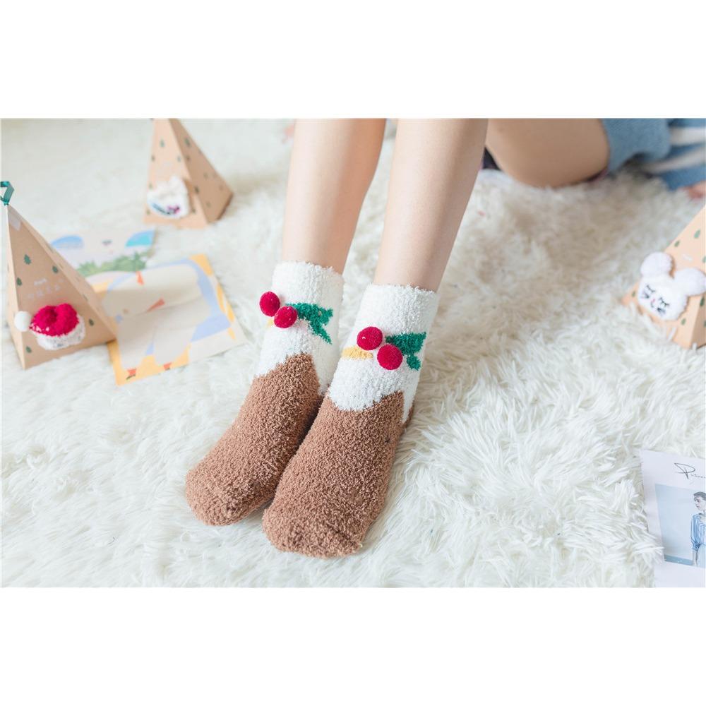Fashionable Comfortable Warm Autumn Winter Plush Christmas Socks Fun Christmas Cartoon Prints Mid Tube Women's Socks