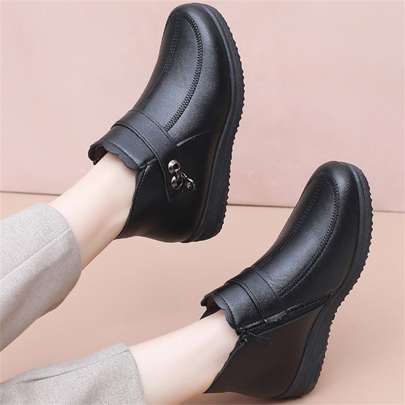 Thickened Lined Winter Boots Soft Bottom Anti-Slip Cotton Shoes for Middle-Aged And Elderly Women Comfortable Warm Shoes