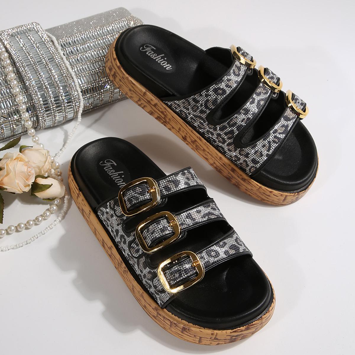 

Three-breasted one-word thick-soled slippers new summer 2025 retro cool slippers leopard print women s cool slippers outer wear 41 чорний