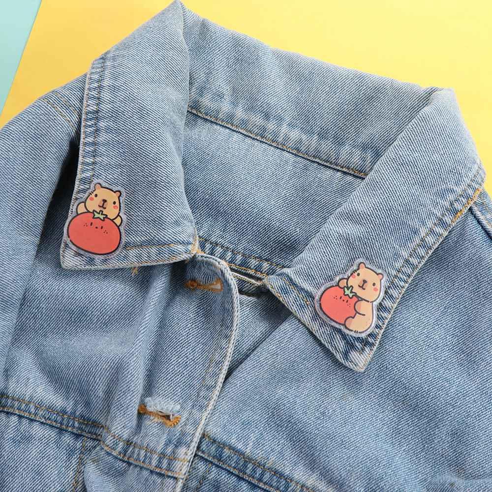 Cute Acrylic Capybara Pin Breastpin Animal Badge Exquisite Capybara Brooch  Skirts