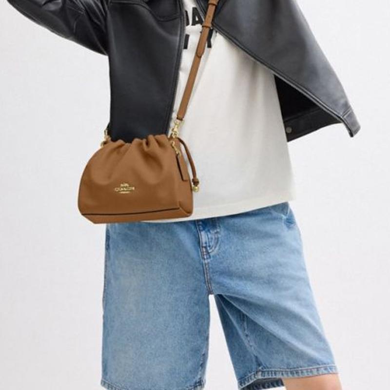 Coach Faye 22 Logo Magnetic Closure Leather Shoulder Bag Small Women Shoulder Bag Honey-Brown CT763-IMT7J