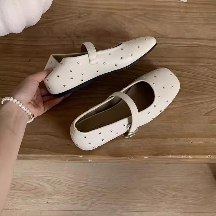 Inner heightening version retro gypsy star riveted ballet single shoes women's spring and autumn one-word buckle with shallow mouth Mary Jane shoes