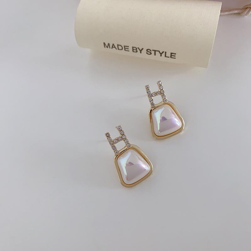 Exquisite Shell Letter Earrings: Trendy, Cool, and Fashionable 5A207
