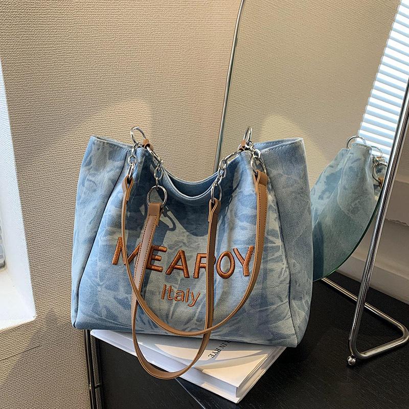 

Нишевый дизайн джинсовая сумка женская новая сотни большой вместимости для поездок на работу на плечо сумка-тоут