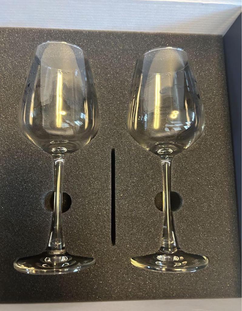 [USED] Treasure 4th Anniversary Wine Glass