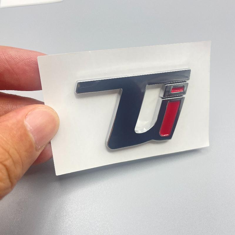 1 pièce Q4 Q2 GIULIA GIULIETTA STELVIO VELOCE Ti Badge Emblème Autocollants de Voiture pour Coffre Arrière Rénovation Étiquette de Coffre Logo Accessoires