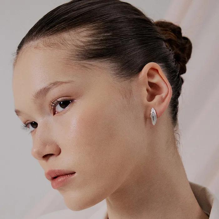 Yoo Young Flow Earrings