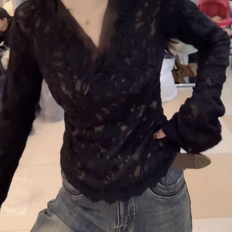 T-shirt de base en dentelle à manches longues et col en V ajusté pour femme 2025