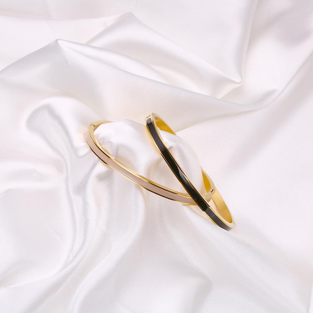 Kvinners 4 mm Gull Emalje Titanstål Armbånd med Spenne