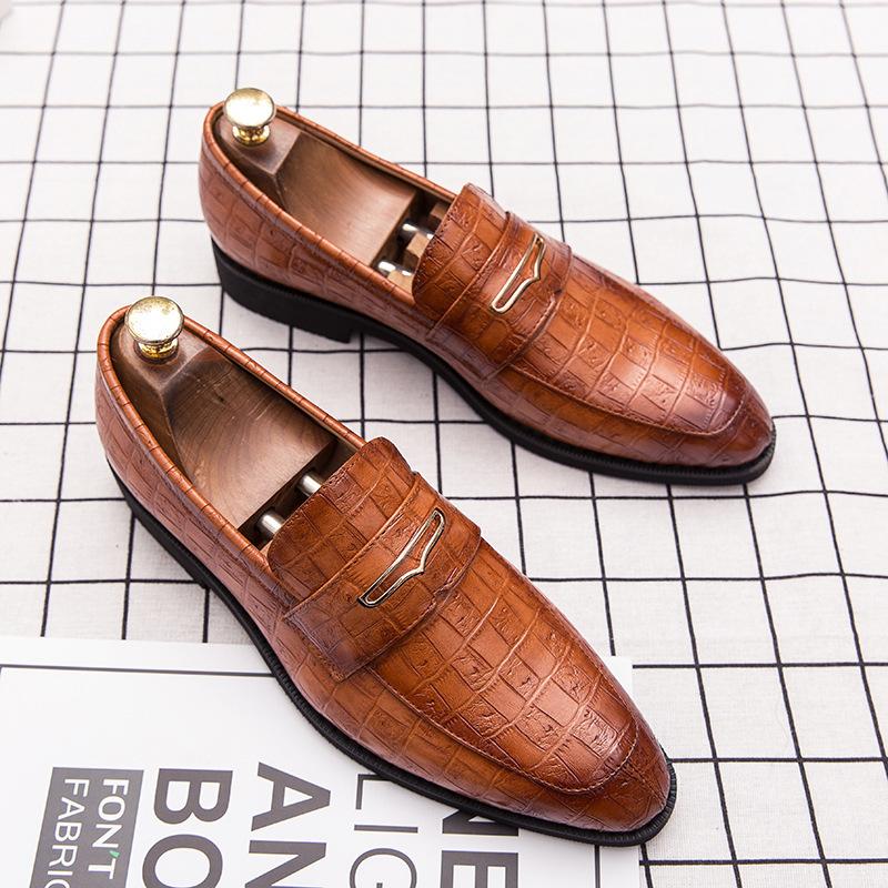 Leather Shoes Men's Business Men's Shoes Youth Korean Version Trend British Large Size Casual Shoes Pointed Hair Stylist Trendy Shoes Men