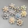 Sparkling Creative Snowflake Pin Rhinestone Zinc Zinc Alloy Zircon Badge Rotatable Snowflake Brooch Party