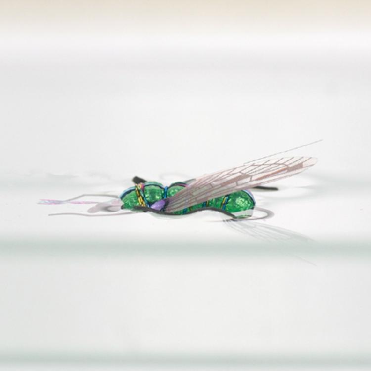 2 szt. Pływające przynęty na muchy i pszczoły z pudełkiem Sztuczne przynęty owadzie Atraktanty Sprzęt wędkarski Haczyki do wędkarstwa muchowego Przynęty