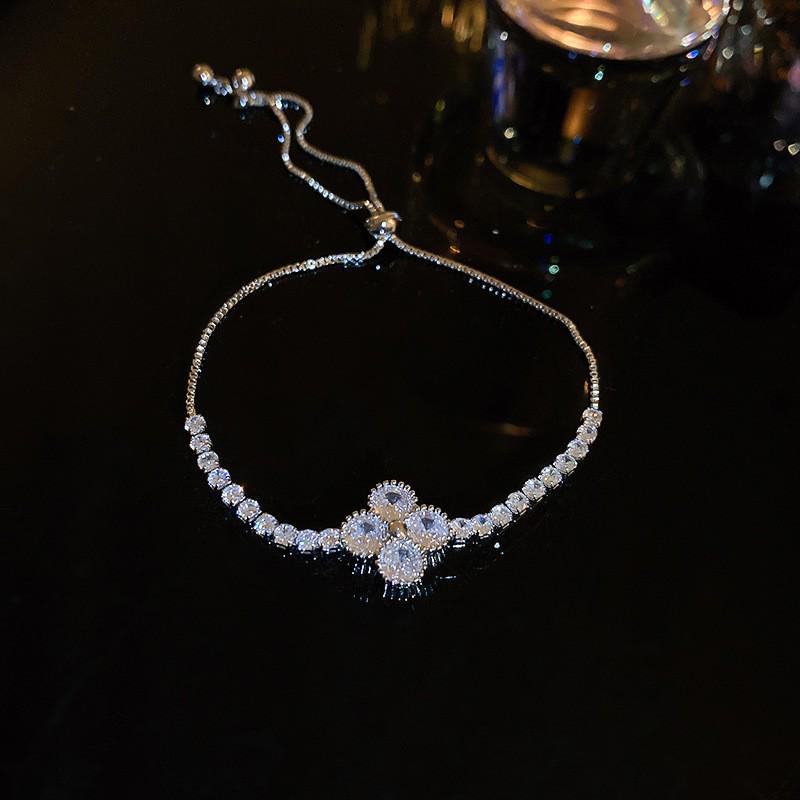 Pulsera coreana ajustable de flor de rombo de circón - Joyería elegante y versátil para mujer