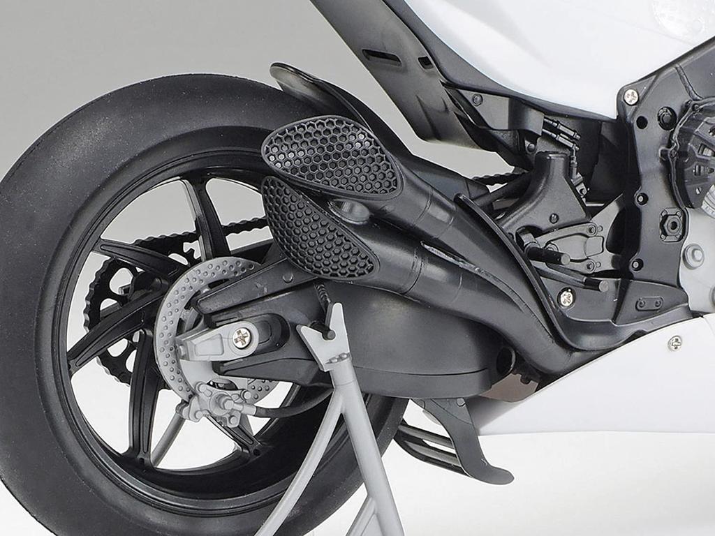 Tamiya Motorcycle Series 139 Team Suzuki Ecstar Plastic Model Kit 14139 1/12 No. GSX-RR '20