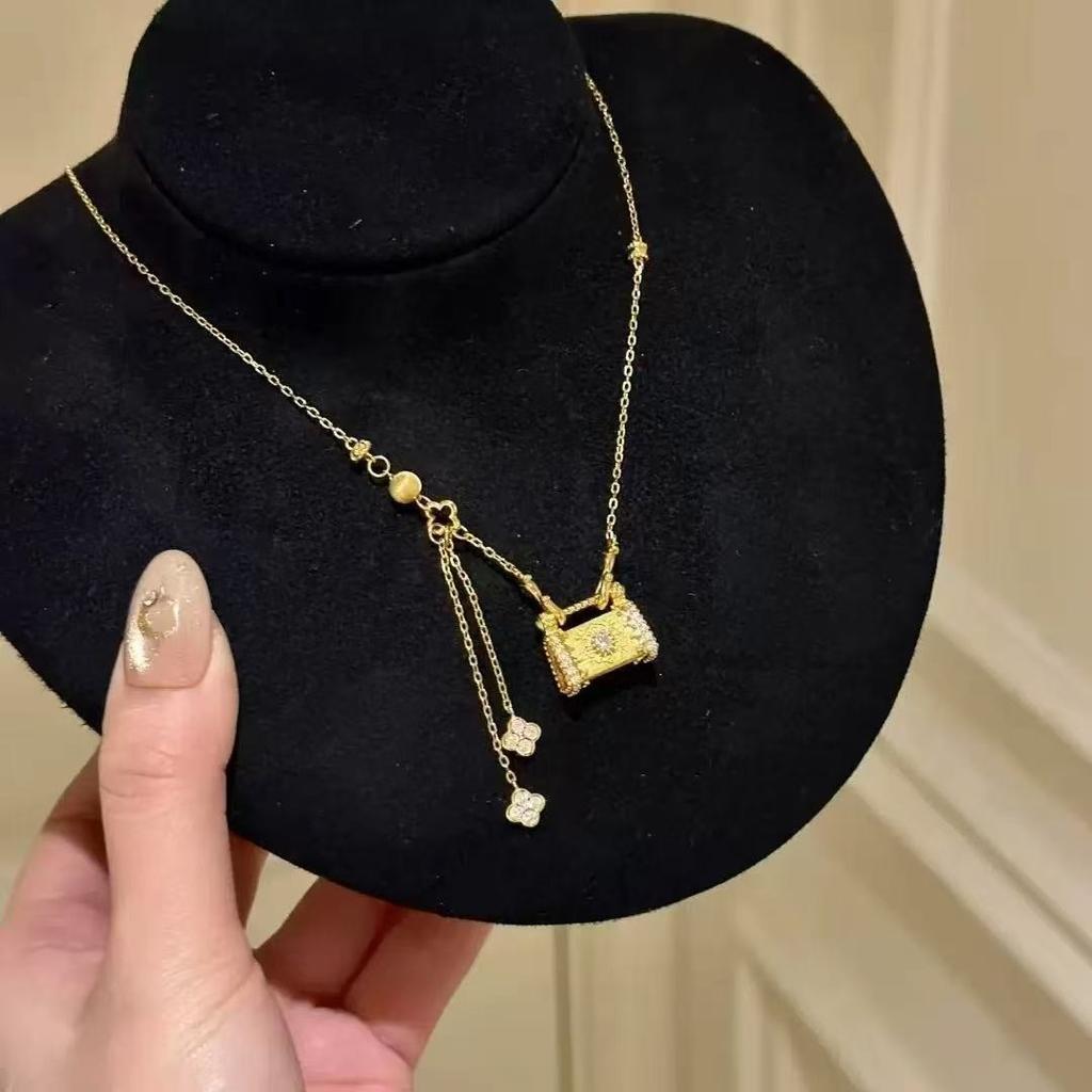 New Chinese High-end Golden Fringed Necklace Female Retro Coin Gourd Exquisite Collarbone Chain Light Luxury Niche Neck Chain