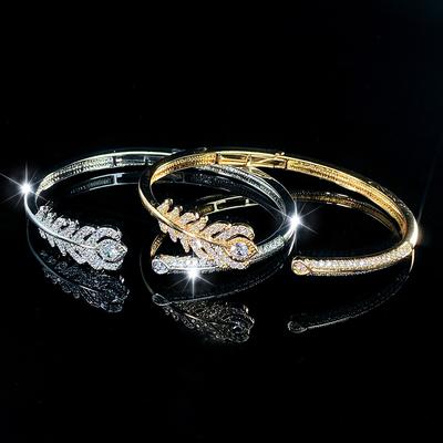 Fashionable and Luxurious Feather-filled Women's Classic and Elegant Accessory Bracelet
