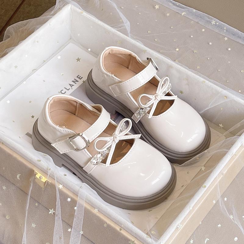 Girls Patent Leather Mary Jane Shoes with Bow and Rhinestone Decor 26 белый