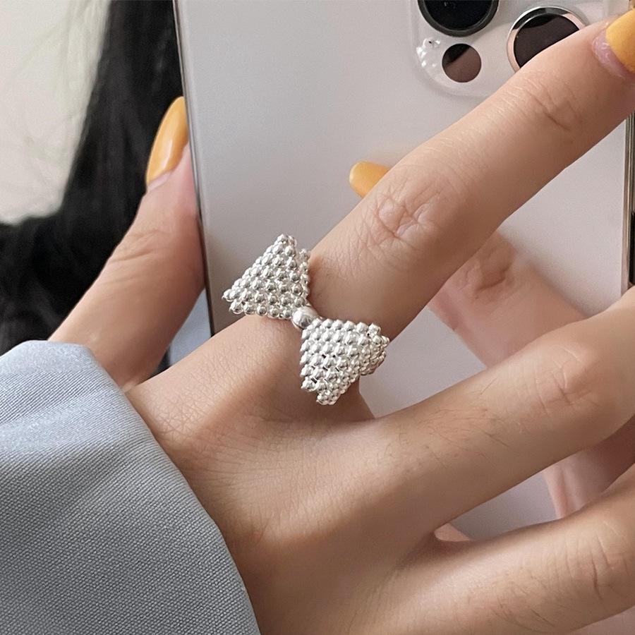 Xiaohongshu 925 Sterling Silver Exaggerated Plain Ring for Women – Simple, Luxurious, High-End Design.