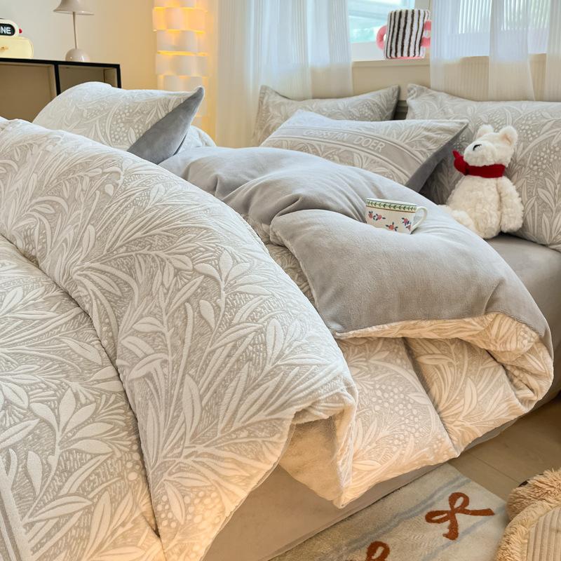 Class A Maternal And Infant Grade Thickened Warm Milk Fleece Four-Piece Set Coral Fleece Carved Fleece Quilt Cover Fleece Bed Sheet Mattress 3