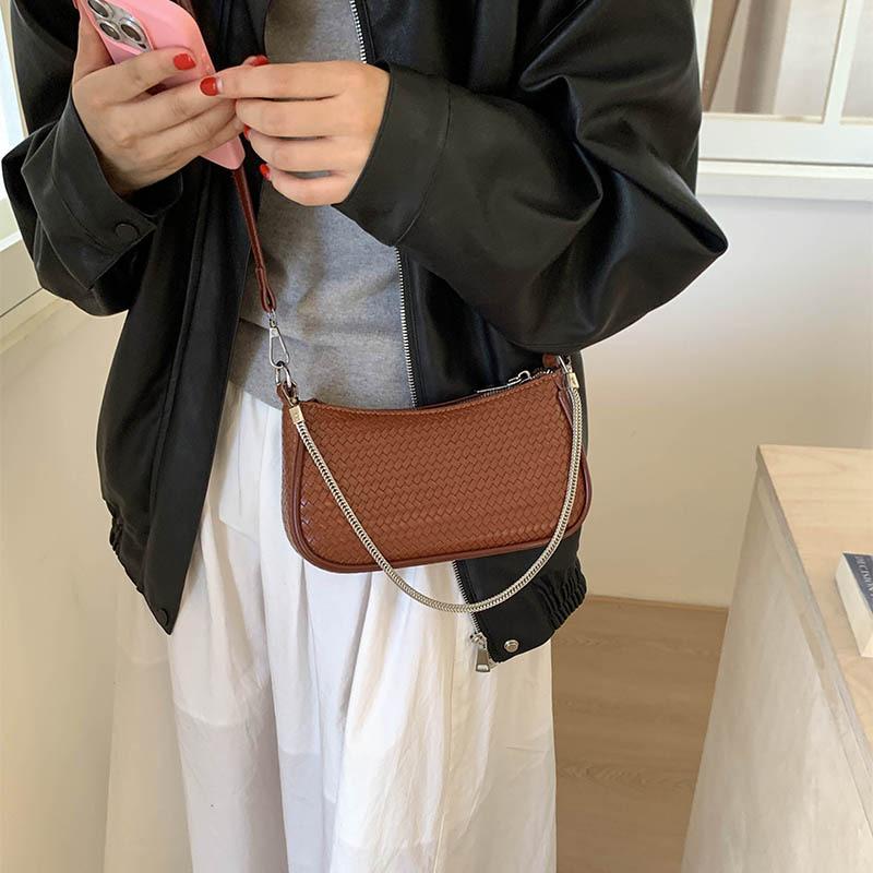 New Niche Design Sense Woven Bag Women's Fashion Versatile Shoulder Bag Premium Texture Ins Messenger Bag