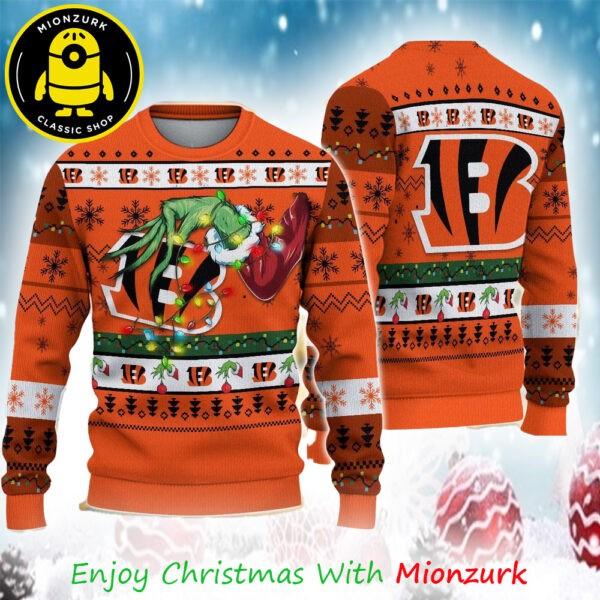 Cincinnati Bengals Special Grinch’s Hand NFL Football 2025 Xmas Ugly Sweater For Unisex T-Shirt XL