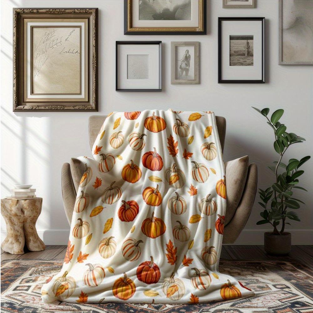 1pc All-Season Pumpkin & Leaf Print Flannel Blanket - Cozy Fleece Throw with Creamy Base, Perfect for Thanksgiving, Fall Decor,